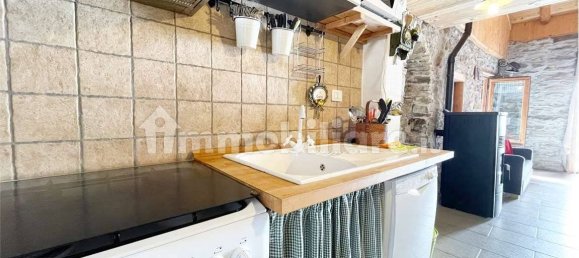 2 bedrooms House in San Giacomo Filippo, Italy No. 99730 9