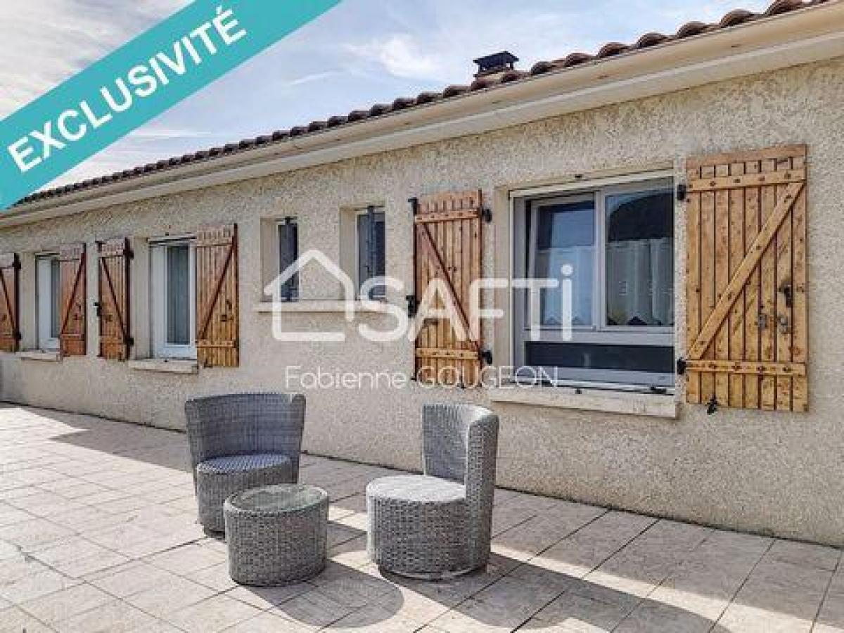 3 غرف نوم منزل في Brie, France رقم 26106