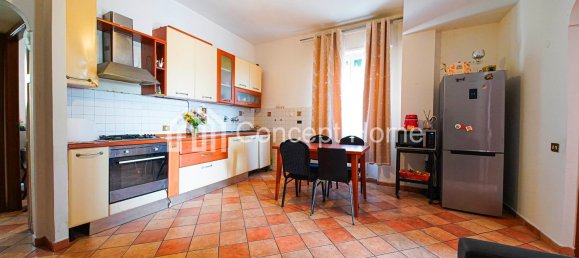 3 rooms Apartment in Rome, Italy No. 30966 4