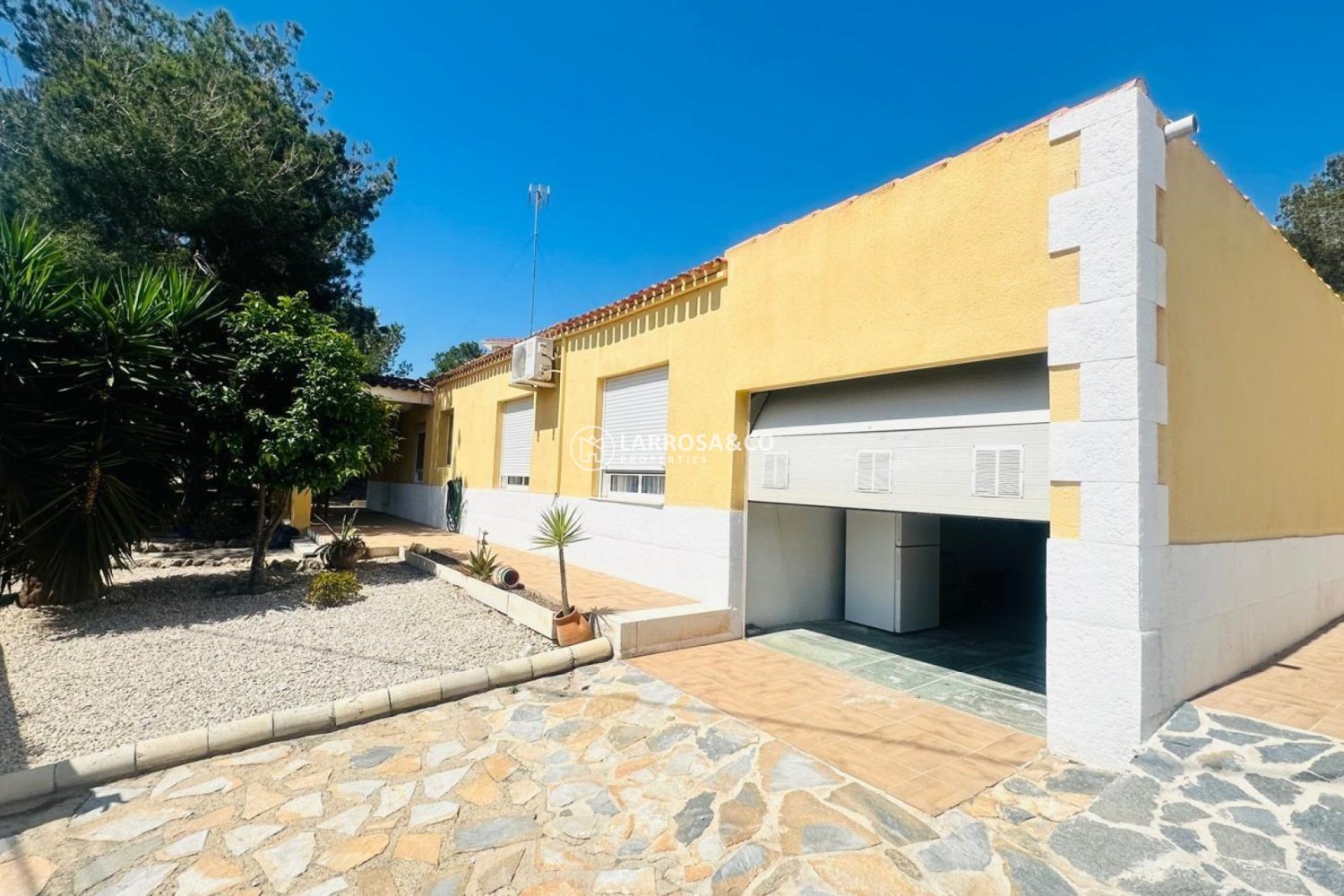 4 bedrooms House in Algorfa, Spain No. 212612