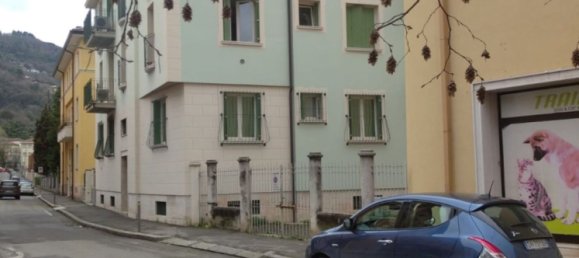 3-salle Appartement à Brescia, Italy No. 4691 2