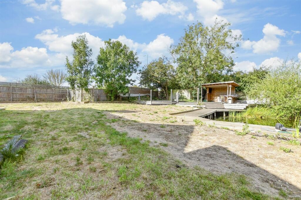 4 bedrooms House in Essex, United Kingdom No. 3962