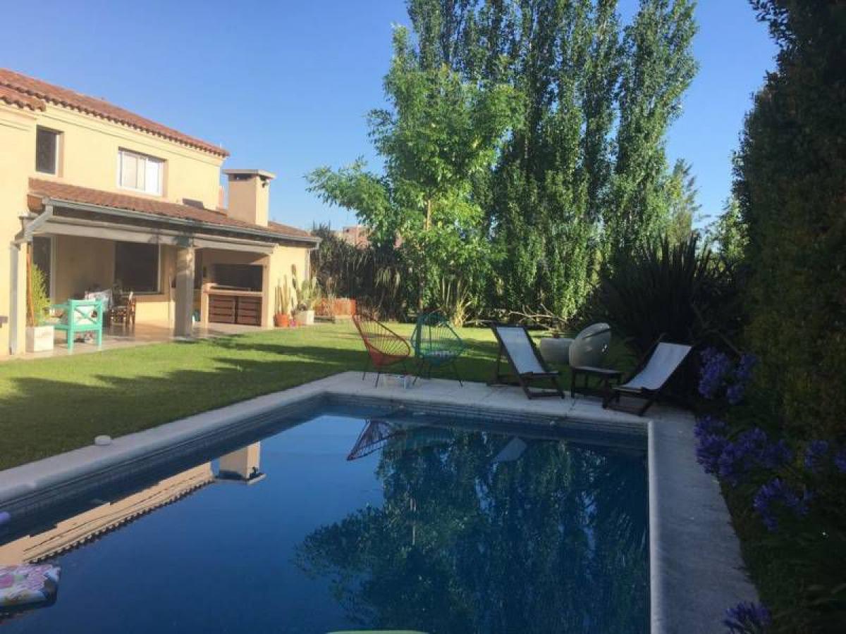 3 bedrooms House in Tigre, Argentina No. 86614