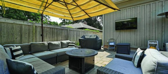 4 bedrooms House in Burlington, Canada No. 966 8