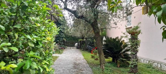 5 bedrooms Villa in Toscolano Maderno, Italy No. 332167 4