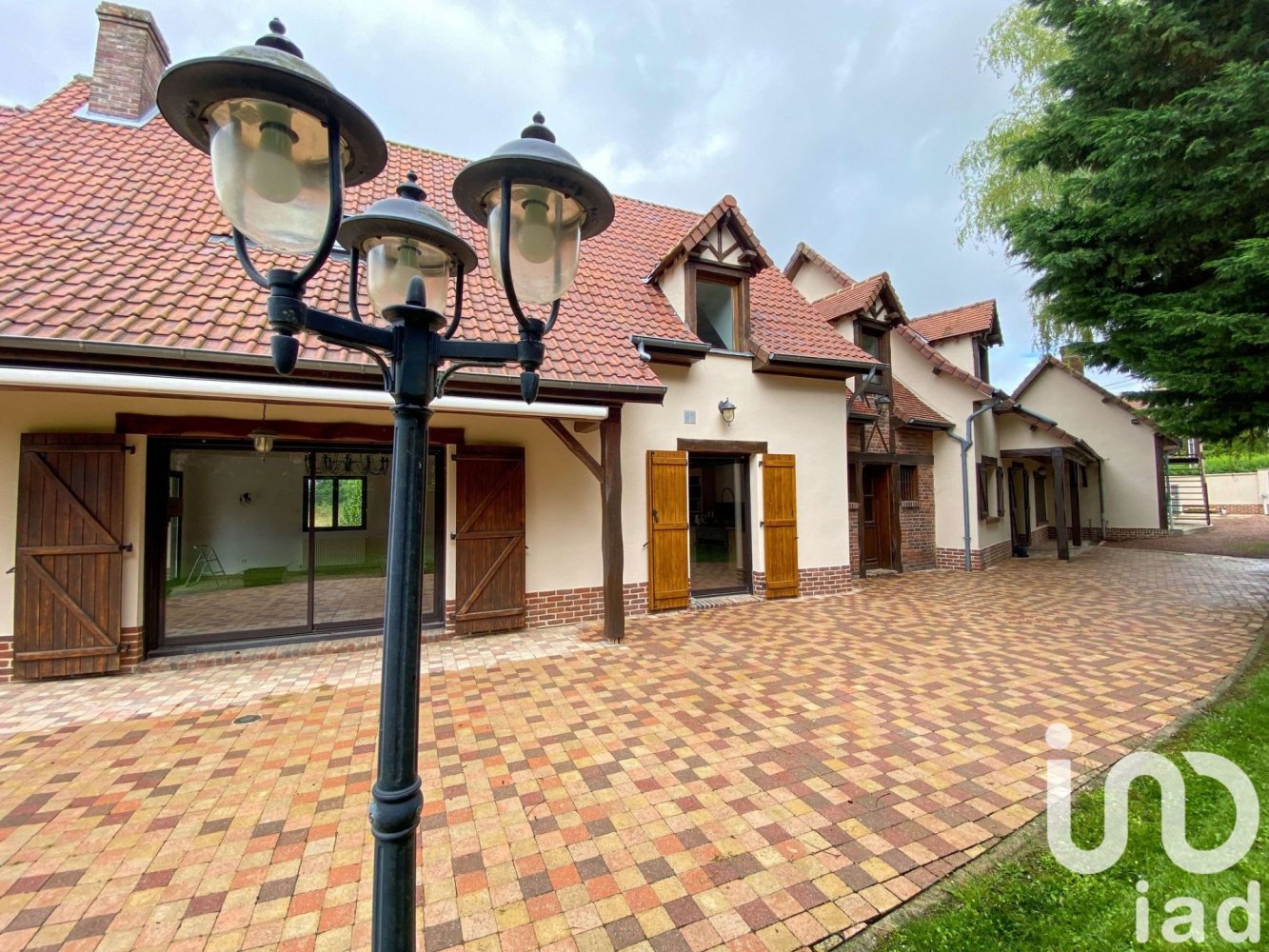 4 bedrooms House in Villeselve, France No. 228449