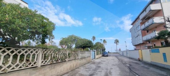 3-salle Appartement à Montesilvano, Italy No. 28371 18