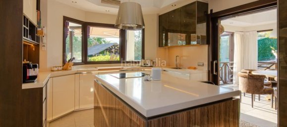 4 Schlafzimmer Villa in Marbella, Spain, Nr. 121243 28