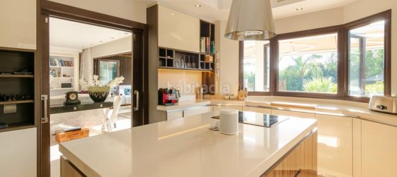 4 Schlafzimmer Villa in Marbella, Spain, Nr. 121243 9