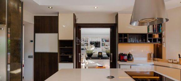 4 Schlafzimmer Villa in Marbella, Spain, Nr. 121243 16