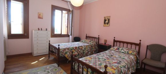 6 bedrooms House in Brogliano, Italy No. 352561 14