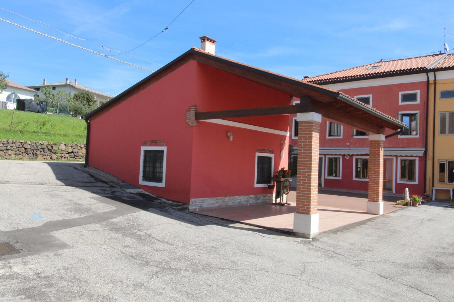 6 bedrooms House in Brogliano, Italy No. 352561