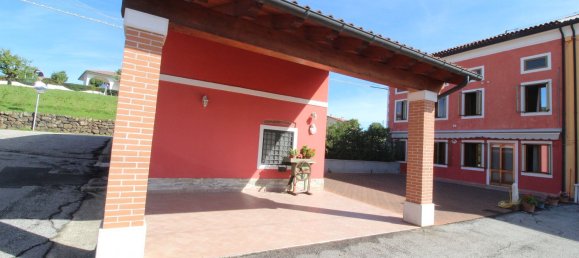 6 bedrooms House in Brogliano, Italy No. 352561 2