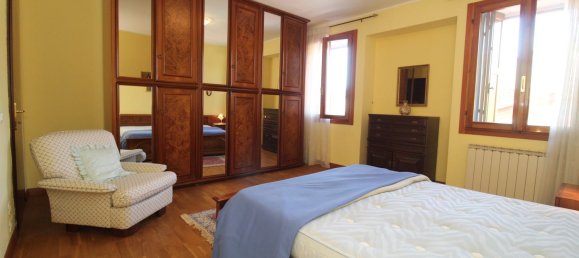 6 bedrooms House in Brogliano, Italy No. 352561 12