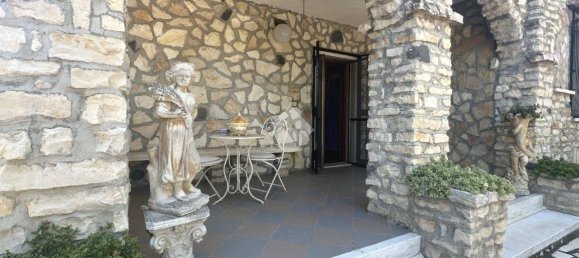 Вилла с 2 спальнями в Трани, Италия № 344247 9