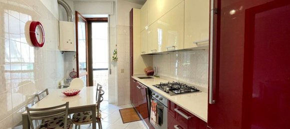 Квартира с 4 комнатами в Алассио, Италия № 143155 5