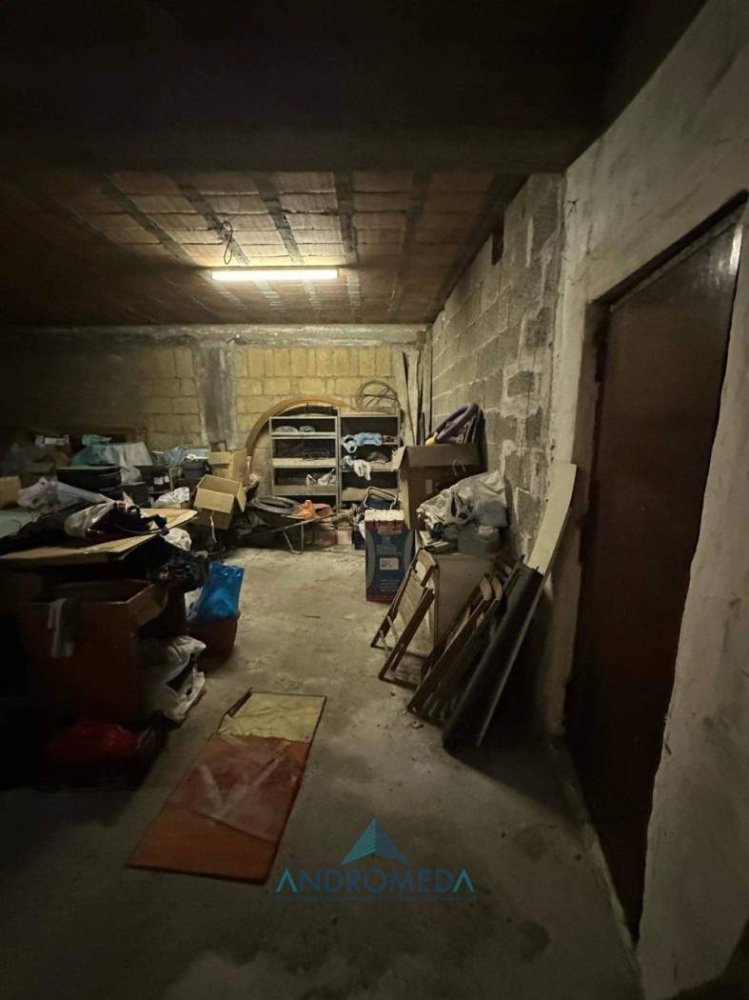  مستودع في Casavatore, Italy 350متر مربع رقم 274698