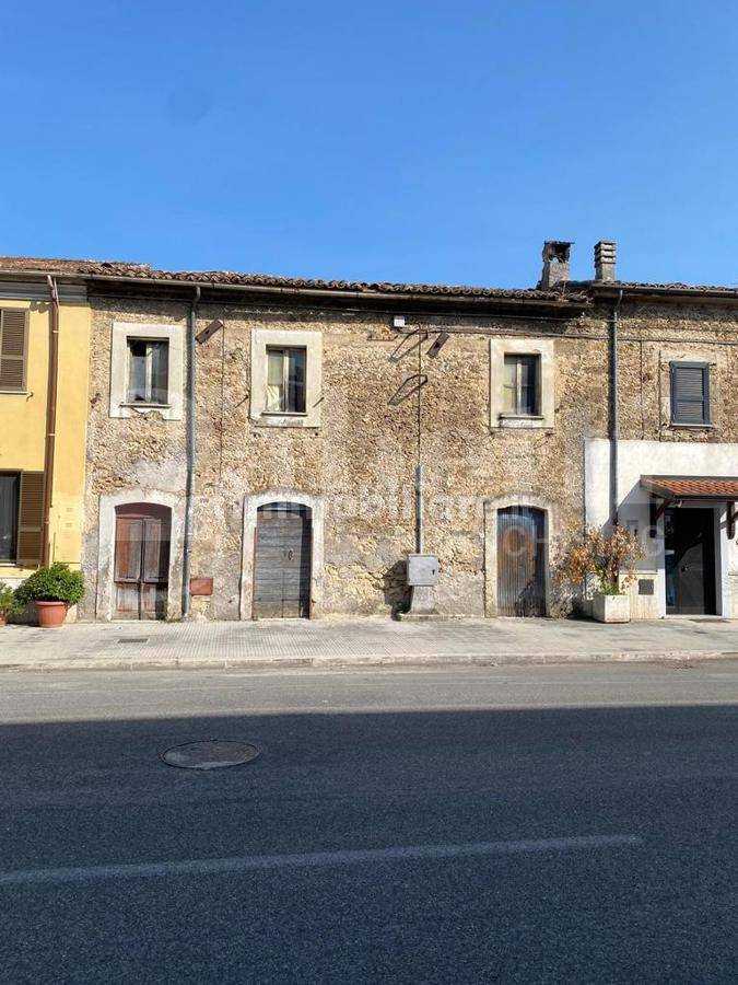 4 rooms Apartment in Isola del Liri, Italy No. 140967