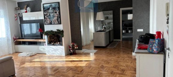 4 rooms Apartment in Rome, Italy No. 29671 5