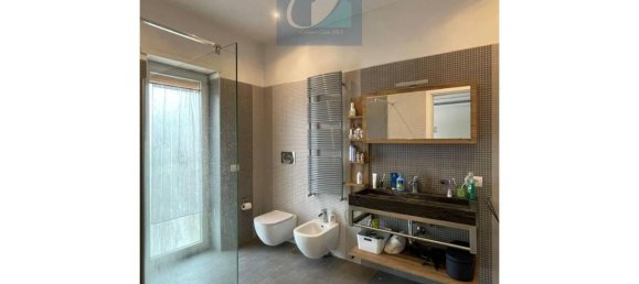 4 rooms Apartment in Rome, Italy No. 29671 16