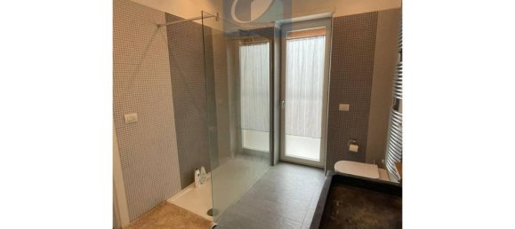 4 rooms Apartment in Rome, Italy No. 29671 17