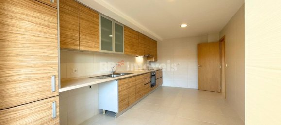 3 bedrooms Apartment in Entroncamento, Portugal No. 238407 9