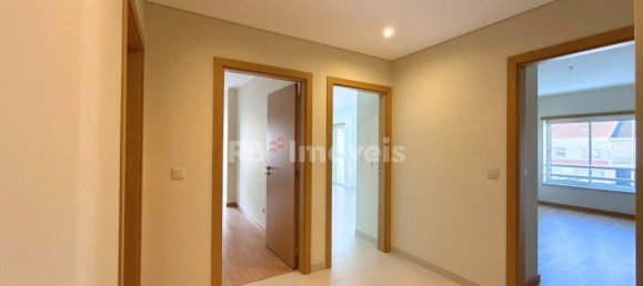 3 bedrooms Apartment in Entroncamento, Portugal No. 238407 4