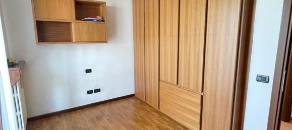 5 rooms Villa in Montano Lucino, Italy No. 79979 17