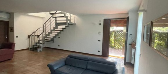 5 rooms Villa in Montano Lucino, Italy No. 79979 6