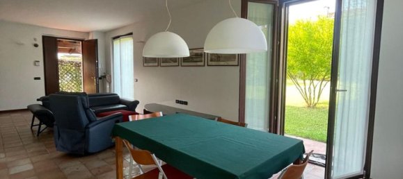 5 rooms Villa in Montano Lucino, Italy No. 79979 3