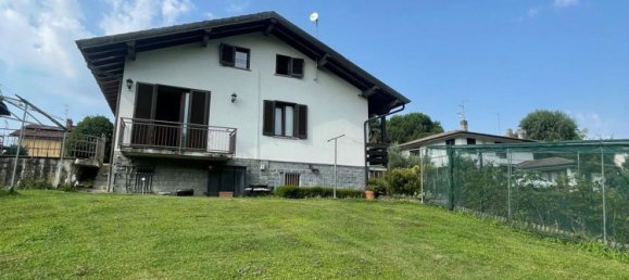 5 rooms Villa in Montano Lucino, Italy No. 79979 31