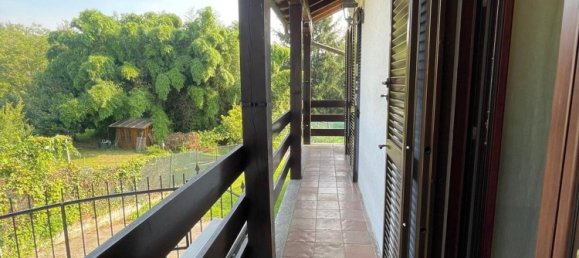 5 rooms Villa in Montano Lucino, Italy No. 79979 20