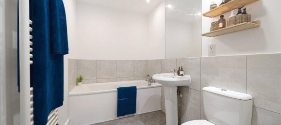 2 bedrooms Apartment in Surrey, United Kingdom No. 8600 2