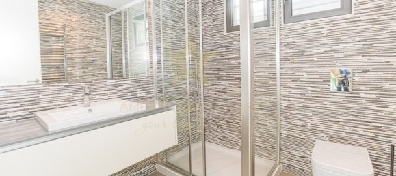 Villa de 5 dormitorios en Quarteira, Portugal No. 130787 19