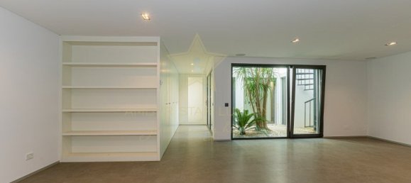 Villa de 5 dormitorios en Quarteira, Portugal No. 130787 37