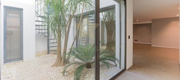 Villa de 5 dormitorios en Quarteira, Portugal No. 130787 2