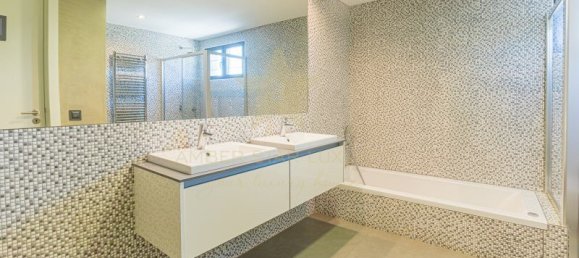 Villa de 5 dormitorios en Quarteira, Portugal No. 130787 28