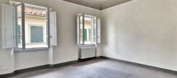 3 rooms Apartment in Florence, Italy No. 205524 2