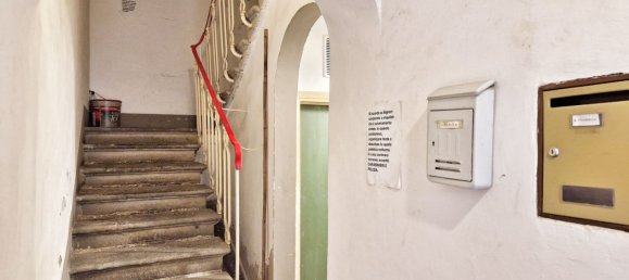 3 rooms Apartment in Florence, Italy No. 205524 3