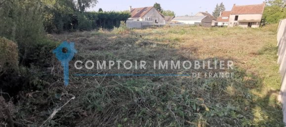 826m² Land in La Foret-le-Roi, France No. 176957 7