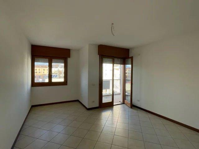 5 rooms Apartment in Conegliano, Italy No. 105709