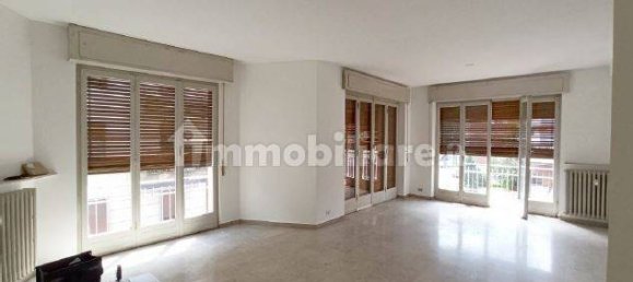5-salle Appartement à Varese, Italy No. 5407 7