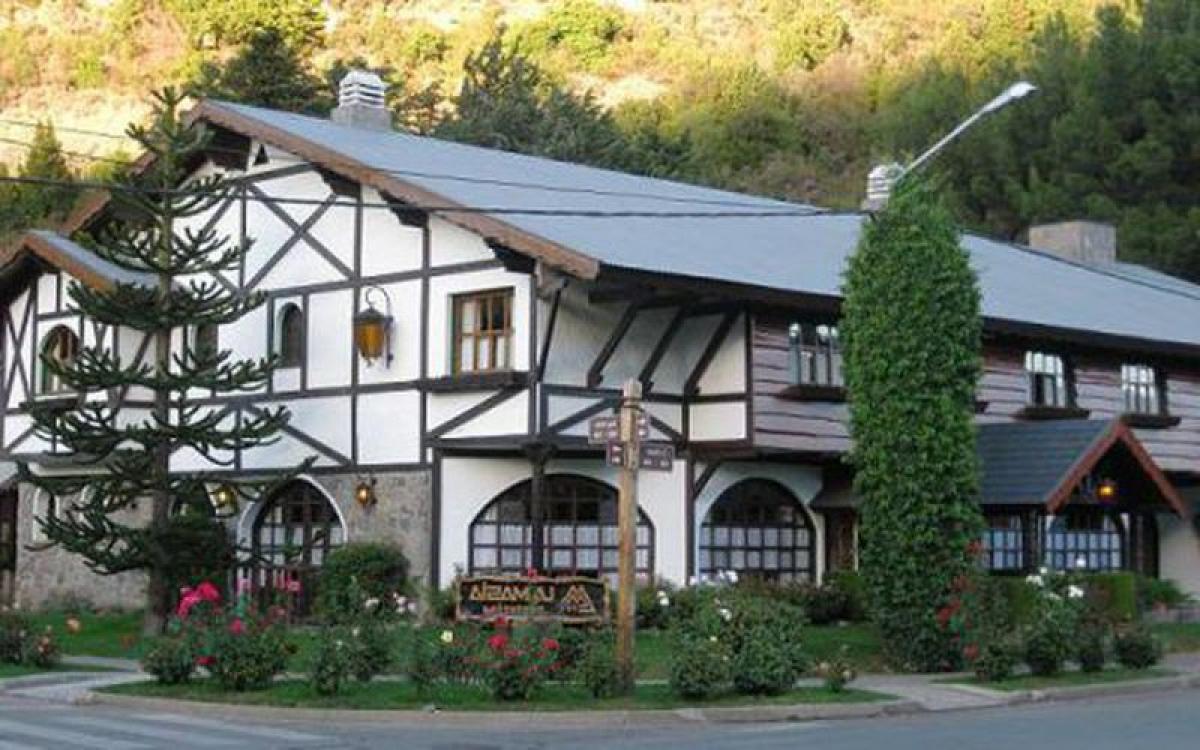 6 bedrooms House in Neuquen, Argentina No. 54951