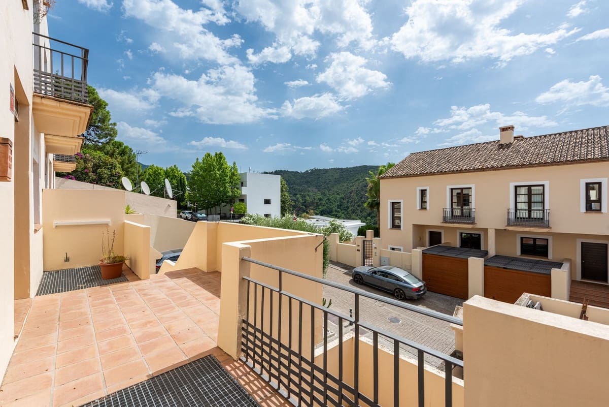 Таунхаус с 3 спальнями в Бенахавис, Испания № 221719