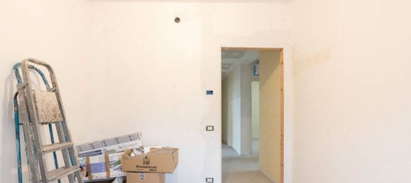 Квартира с 4 комнатами в Формиджине, Италия № 295663 18