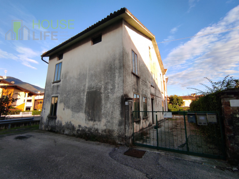 3 rooms House in Schio, Italy No. 351236
