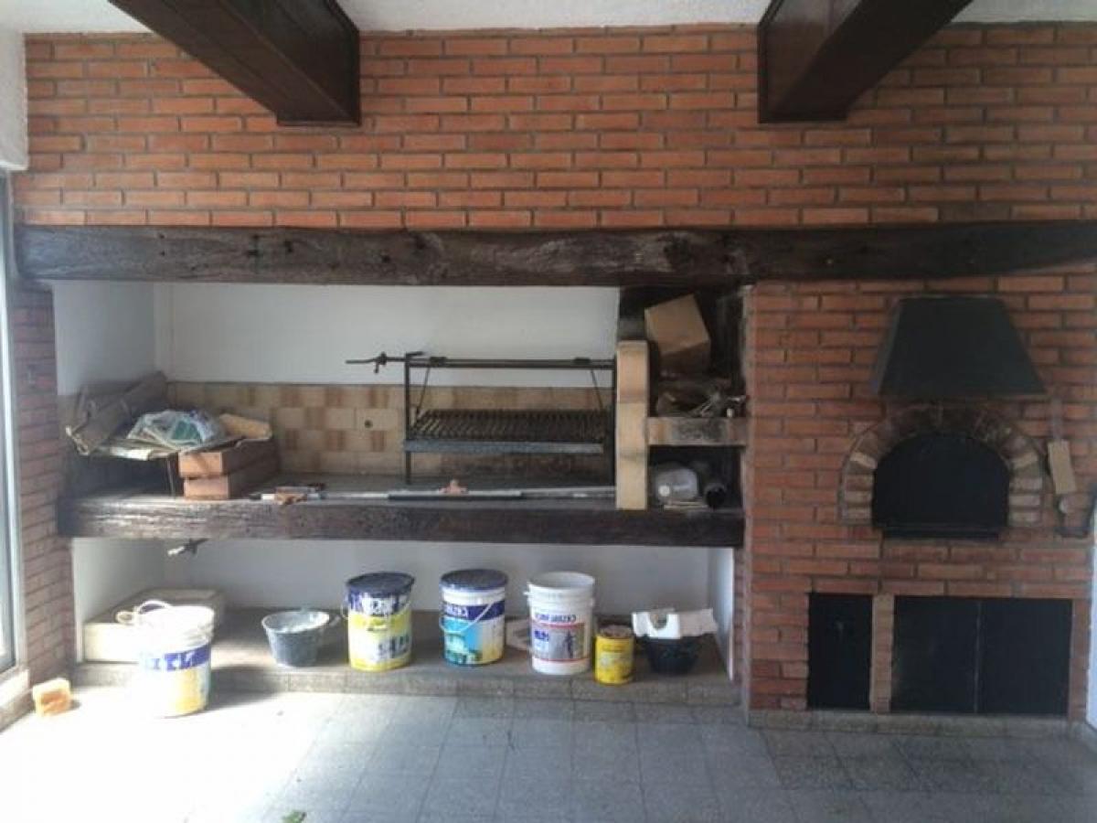 4 bedrooms House in Quilmes, Argentina No. 81210