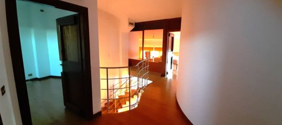 2 Schlafzimmer Wohnung in Udine, Italy, Nr. 9978 12