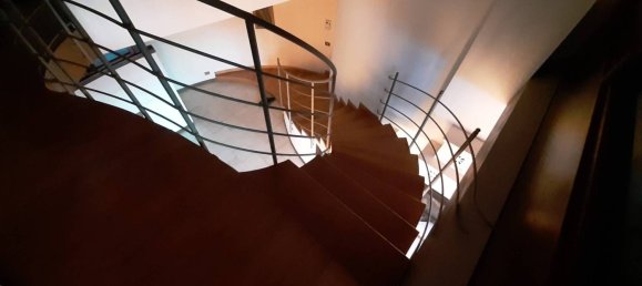 2 Schlafzimmer Wohnung in Udine, Italy, Nr. 9978 2