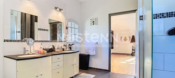 5 bedrooms House in Maine-et-Loire, France No. 102969 5